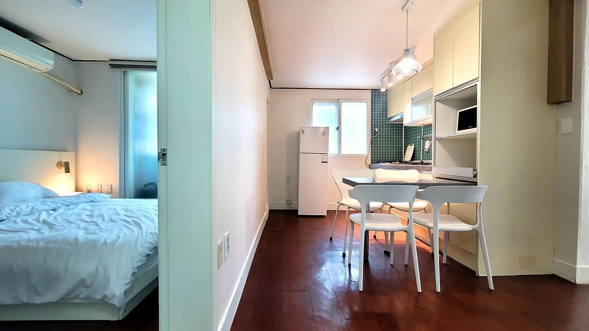 公寓 A Sunny And Comfortable House-202 首爾